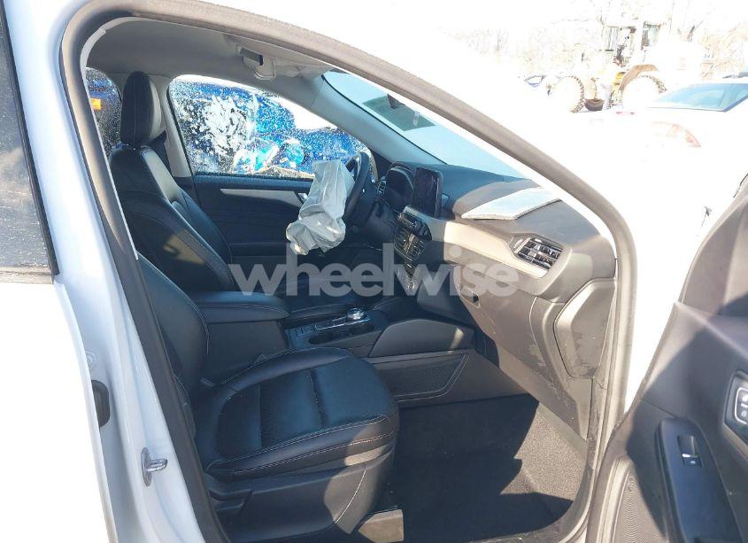 Photo 5 of 2022 Ford Escape SEL (VIN 1FMCU9H65NUA18052)