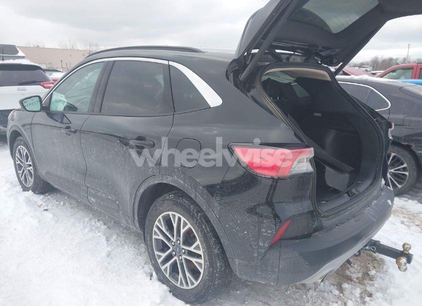 Photo 3 of 2020 Ford Escape SEL (VIN 1FMCU9H66LUA29963)