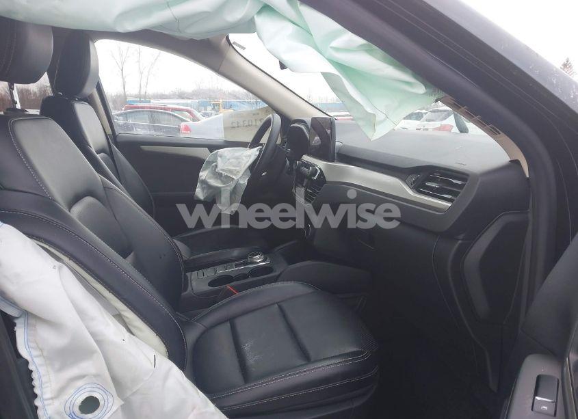 Photo 5 of 2020 Ford Escape SEL (VIN 1FMCU9H66LUA29963)