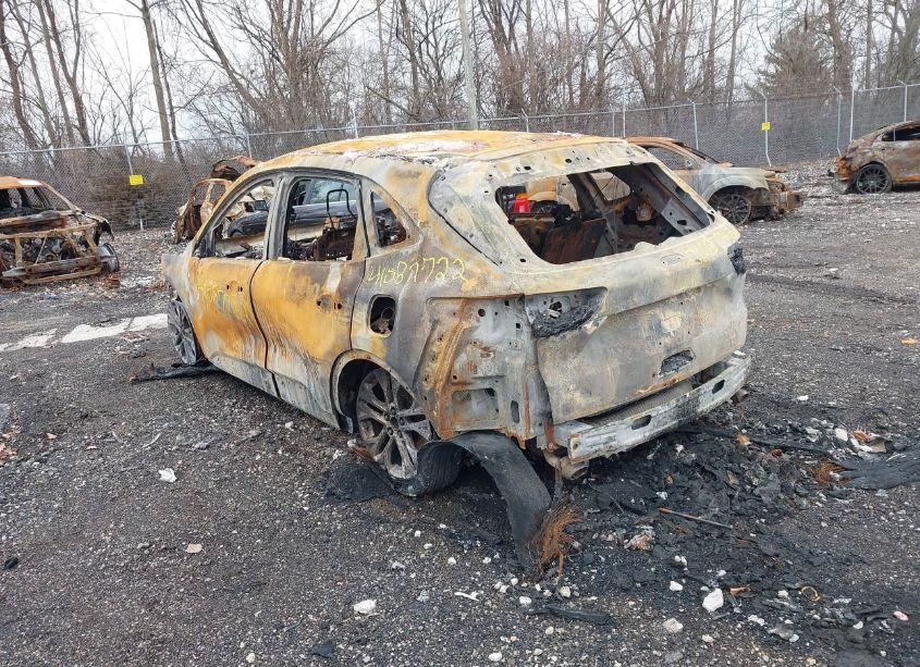 Photo 3 of 2020 Ford Escape SEL (VIN 1FMCU9H66LUA51672)