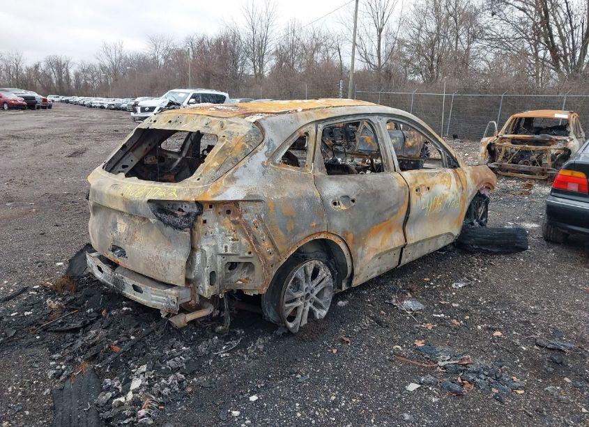 Photo 4 of 2020 Ford Escape SEL (VIN 1FMCU9H66LUA51672)