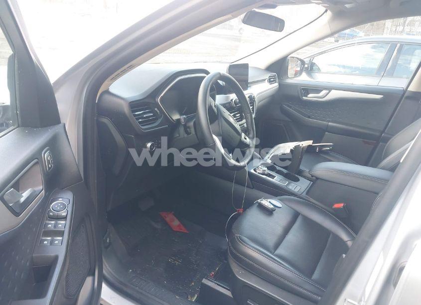 Photo 5 of 2020 Ford Escape SEL (VIN 1FMCU9H66LUA64860)