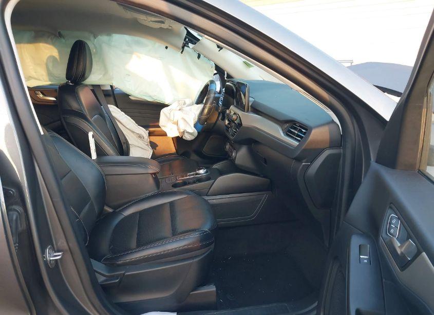 Photo 5 of 2021 Ford Escape SEL (VIN 1FMCU9H66MUA51916)