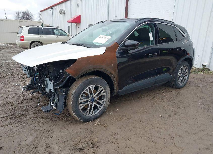 Photo 2 of 2021 Ford Escape SEL (VIN 1FMCU9H66MUB10253)