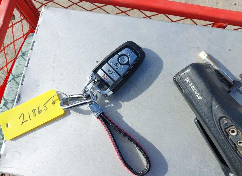 Photo 11 of 2022 Ford Escape SEL (VIN 1FMCU9H67NUB44672)