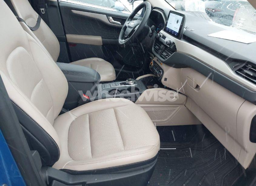 Photo 5 of 2020 Ford Escape SEL (VIN 1FMCU9H68LUC67068)