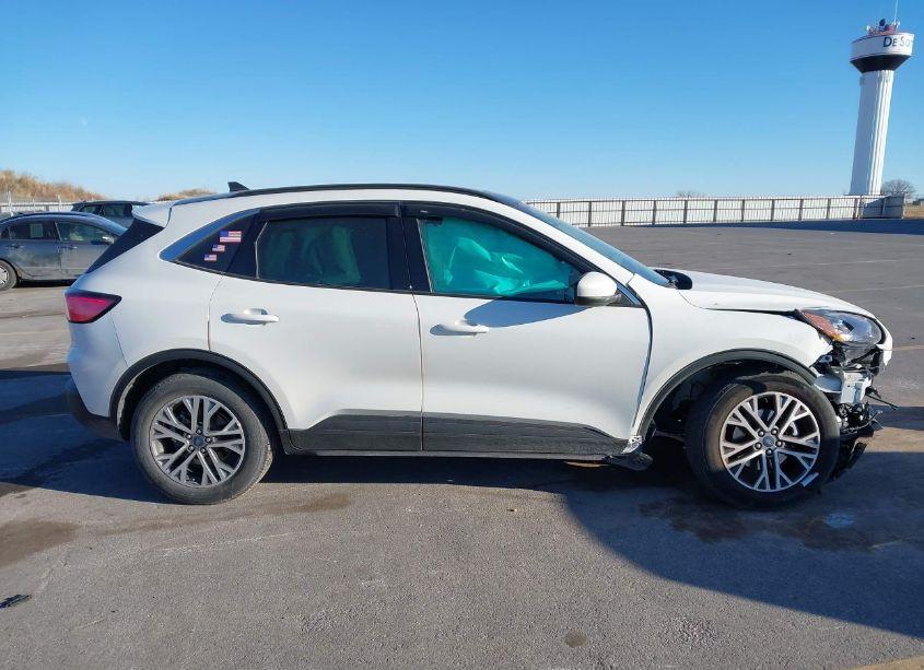 Photo 13 of 2022 Ford Escape SEL (VIN 1FMCU9H68NUB52327)