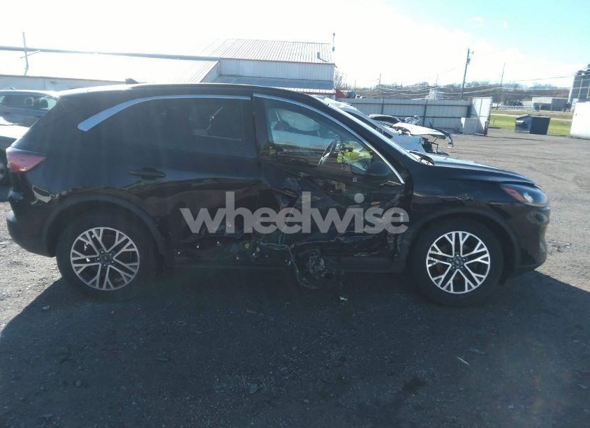 Photo 13 of 2020 Ford Escape SEL (VIN 1FMCU9H69LUA17029)