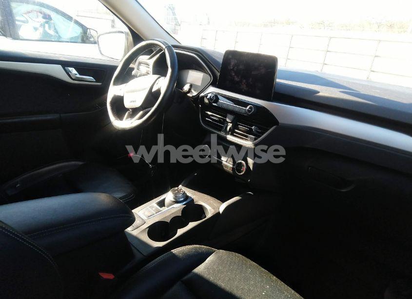 Photo 5 of 2020 Ford Escape SEL (VIN 1FMCU9H69LUA17029)