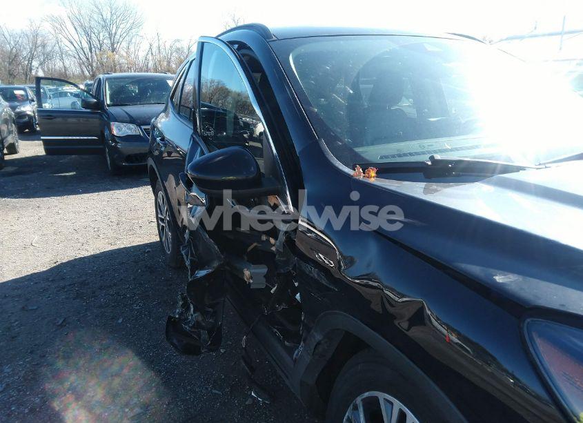 Photo 6 of 2020 Ford Escape SEL (VIN 1FMCU9H69LUA17029)