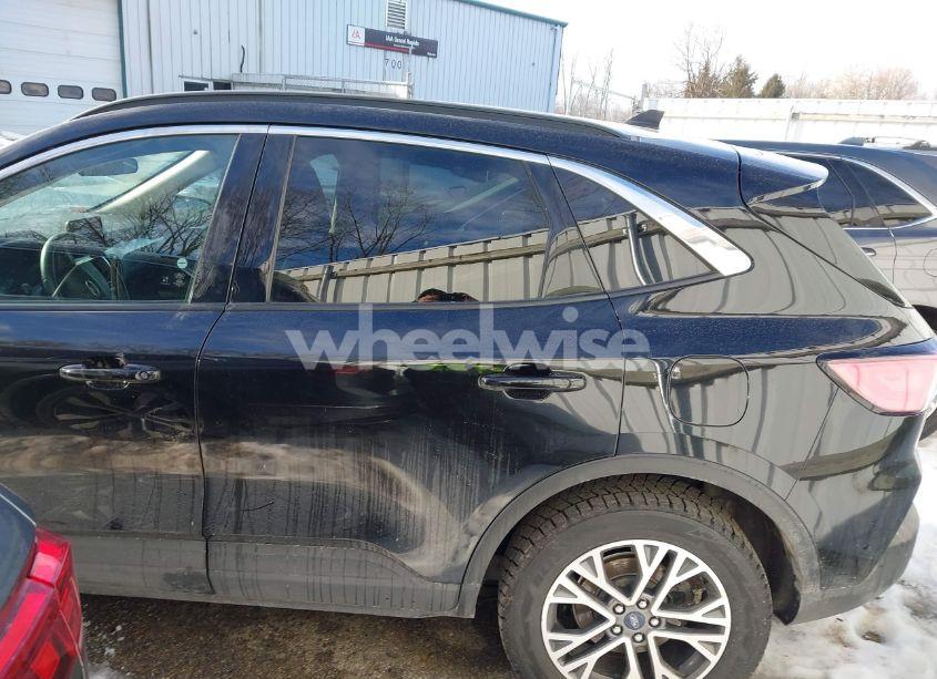 Photo 13 of 2020 Ford Escape SEL (VIN 1FMCU9H69LUB26722)