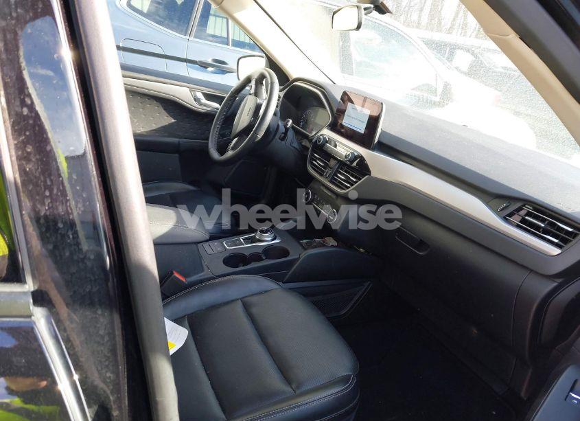 Photo 4 of 2020 Ford Escape SEL (VIN 1FMCU9H69LUB26722)