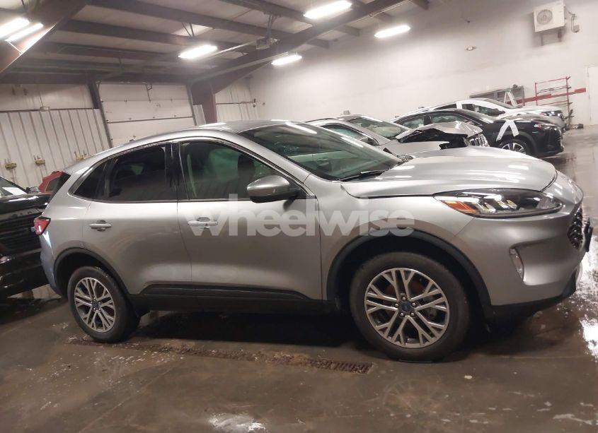 Photo 13 of 2022 Ford Escape SEL (VIN 1FMCU9H69NUA14117)