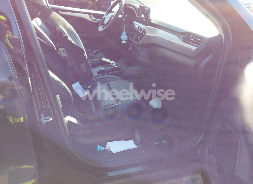 Photo 5 of 2020 Ford Escape SEL (VIN 1FMCU9H6XLUA89647)