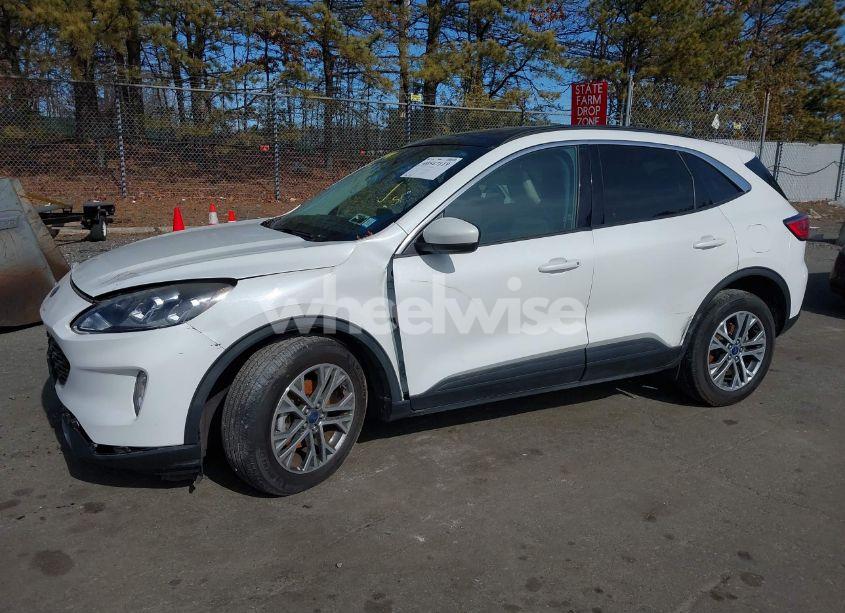 Photo 2 of 2021 Ford Escape SEL (VIN 1FMCU9H6XMUA35833)