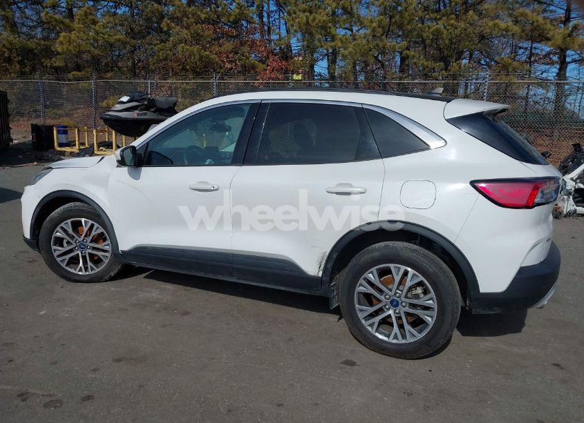 Photo 3 of 2021 Ford Escape SEL (VIN 1FMCU9H6XMUA35833)