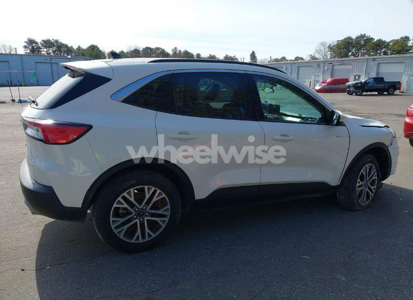 Photo 4 of 2021 Ford Escape SEL (VIN 1FMCU9H6XMUA35833)