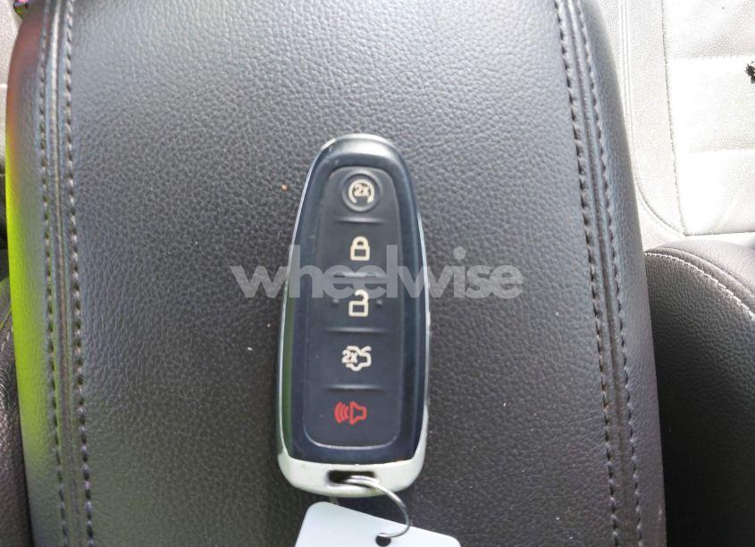 Photo 11 of 2013 Ford Escape SEL (VIN 1FMCU9H90DUA53462)