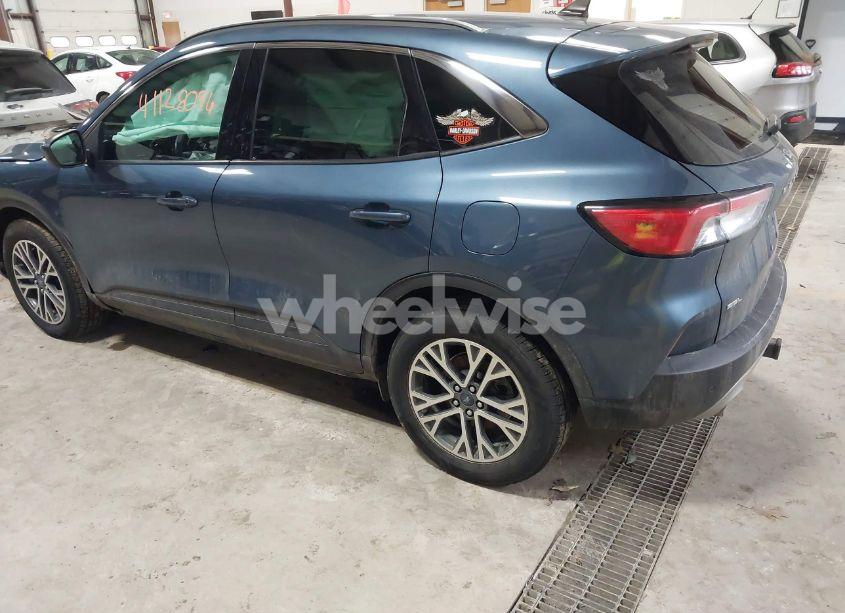 Photo 3 of 2020 Ford Escape SEL (VIN 1FMCU9H90LUC10115)