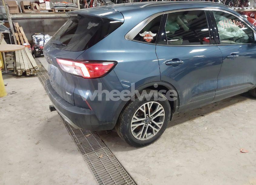 Photo 4 of 2020 Ford Escape SEL (VIN 1FMCU9H90LUC10115)