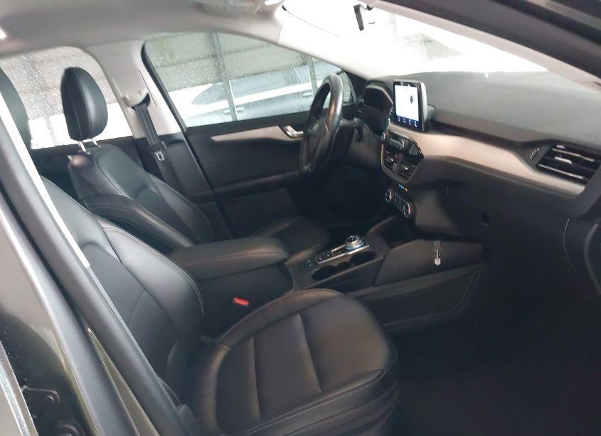 Photo 5 of 2022 Ford Escape SEL (VIN 1FMCU9H90NUA14095)