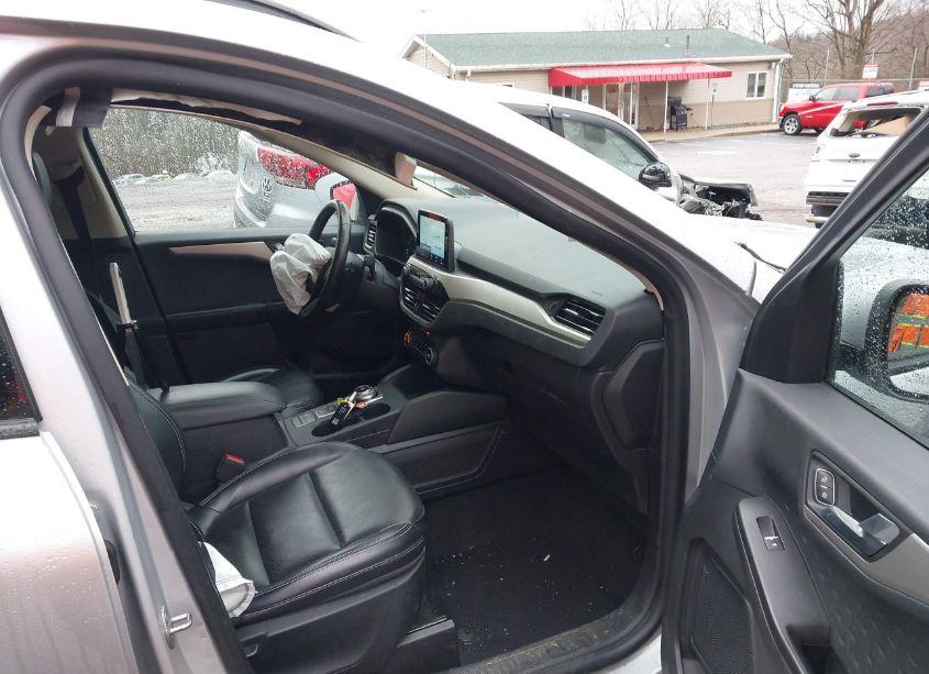 Photo 5 of 2020 Ford Escape SEL (VIN 1FMCU9H91LUA51458)