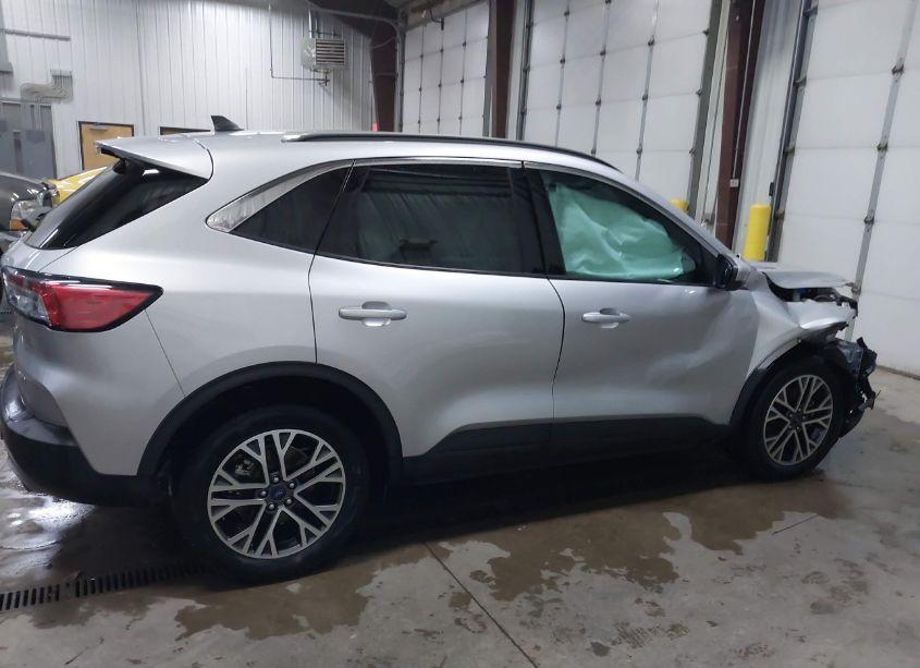 Photo 13 of 2020 Ford Escape SEL (VIN 1FMCU9H91LUB69428)