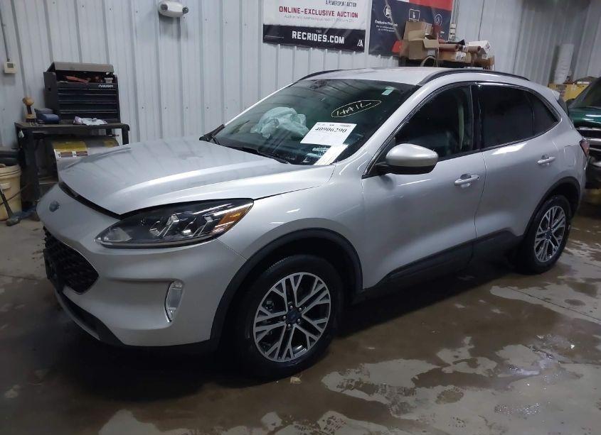 Photo 2 of 2020 Ford Escape SEL (VIN 1FMCU9H91LUB69428)