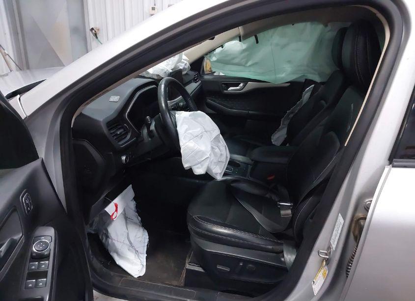 Photo 5 of 2020 Ford Escape SEL (VIN 1FMCU9H91LUB69428)