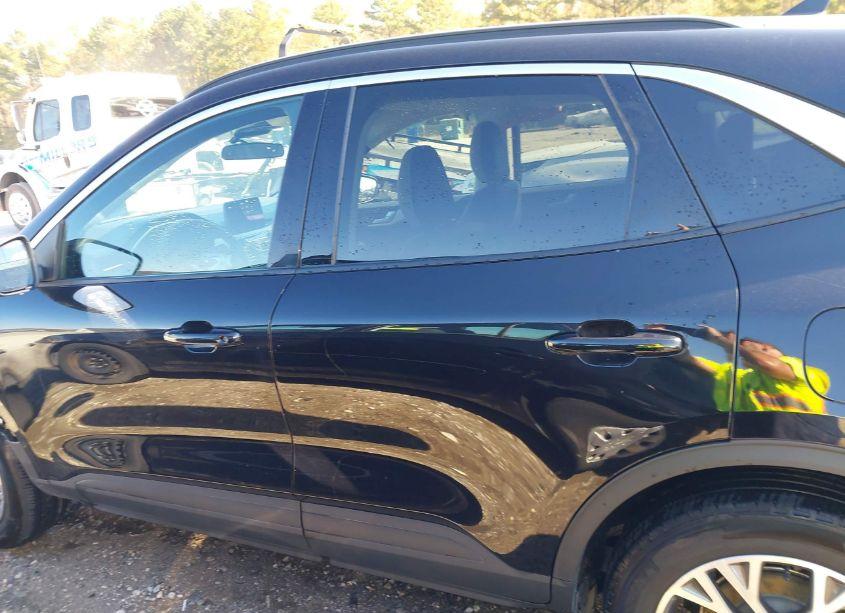 Photo 15 of 2021 Ford Escape SEL (VIN 1FMCU9H91MUB05178)