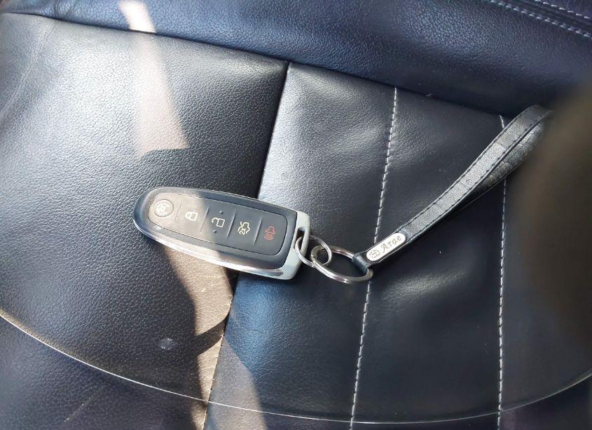 Photo 11 of 2013 Ford Escape SEL (VIN 1FMCU9H92DUA77133)