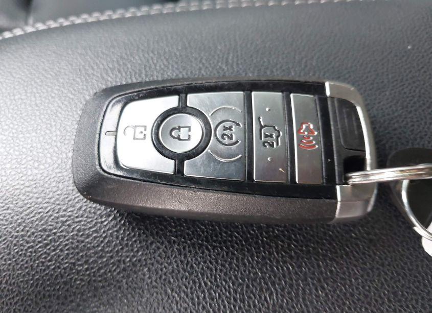 Photo 11 of 2020 Ford Escape SEL (VIN 1FMCU9H92LUA15956)