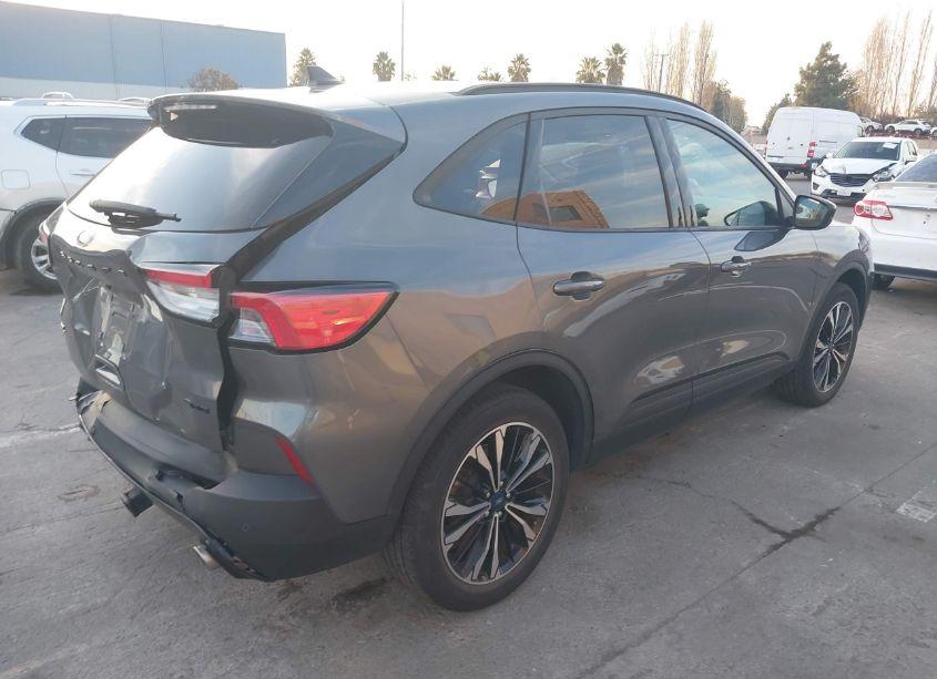 Photo 4 of 2022 Ford Escape SEL (VIN 1FMCU9H92NUB41270)