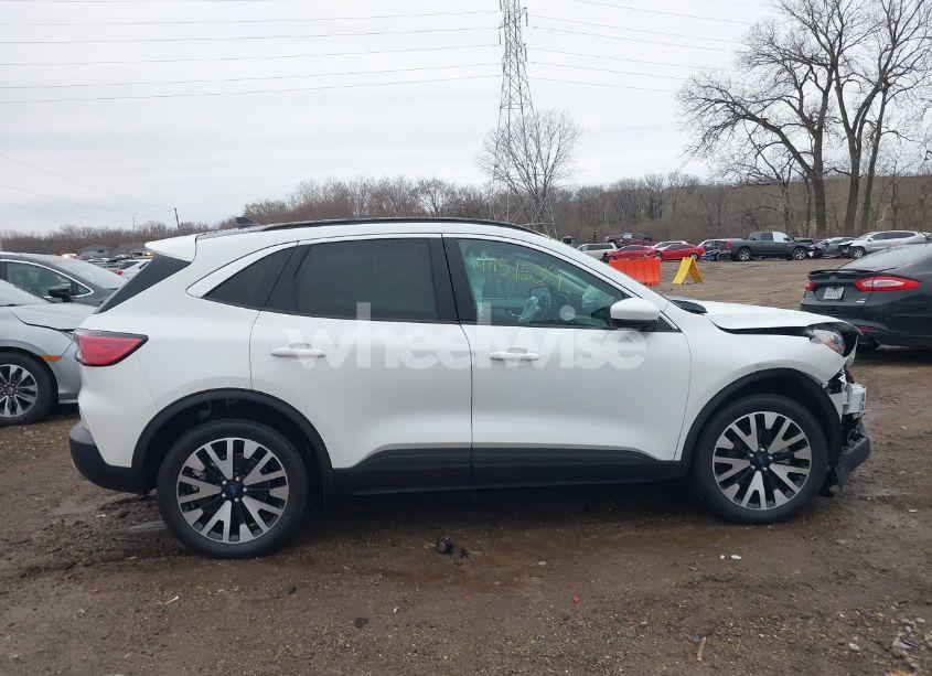 Photo 13 of 2020 Ford Escape SEL (VIN 1FMCU9H93LUA72943)