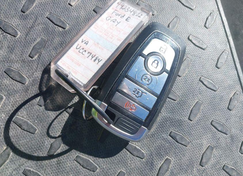 Photo 11 of 2022 Ford Escape SEL (VIN 1FMCU9H93NUA63601)