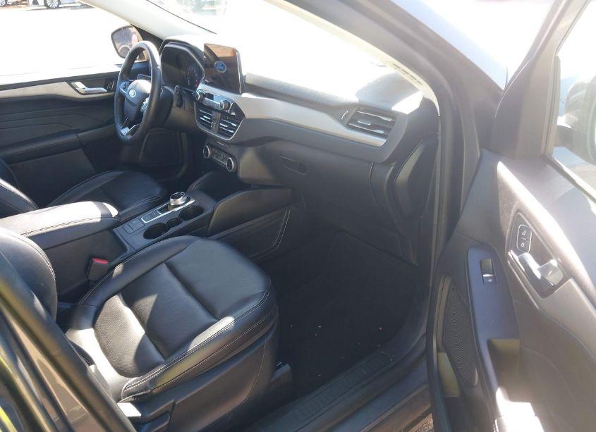 Photo 5 of 2022 Ford Escape SEL (VIN 1FMCU9H93NUA63601)