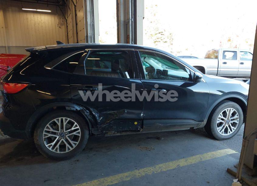 Photo 13 of 2022 Ford Escape SEL (VIN 1FMCU9H93NUA86120)
