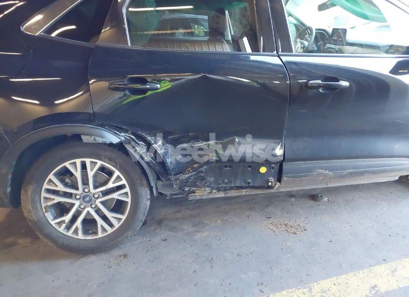 Photo 6 of 2022 Ford Escape SEL (VIN 1FMCU9H93NUA86120)