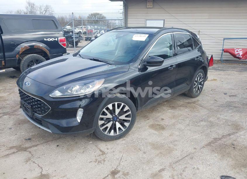 Photo 2 of 2020 Ford Escape SEL (VIN 1FMCU9H95LUC32837)