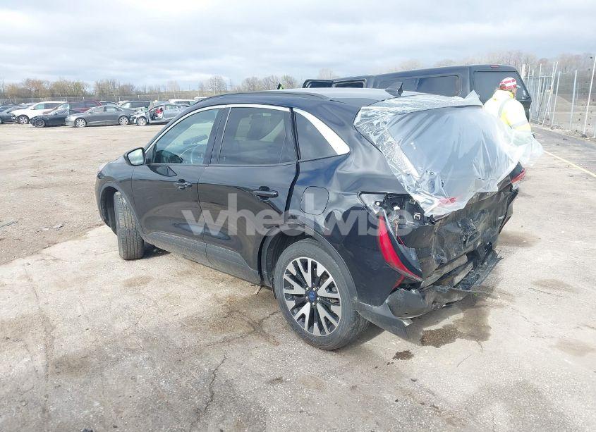 Photo 3 of 2020 Ford Escape SEL (VIN 1FMCU9H95LUC32837)