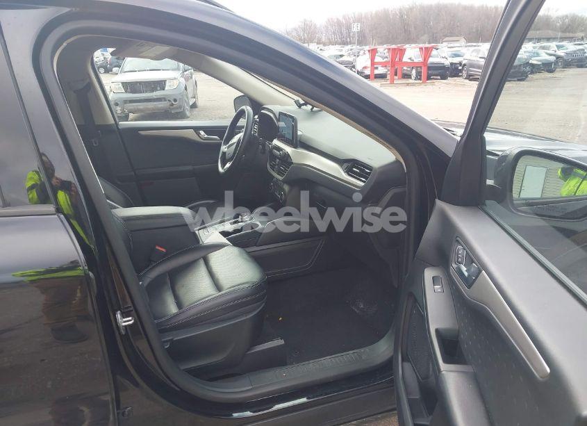 Photo 5 of 2020 Ford Escape SEL (VIN 1FMCU9H95LUC32837)