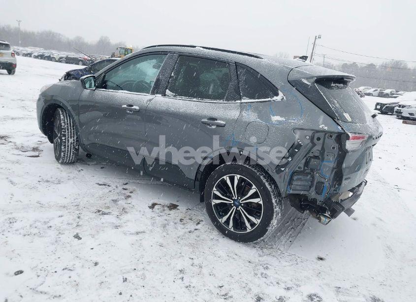 Photo 3 of 2021 Ford Escape SEL (VIN 1FMCU9H95MUA30968)