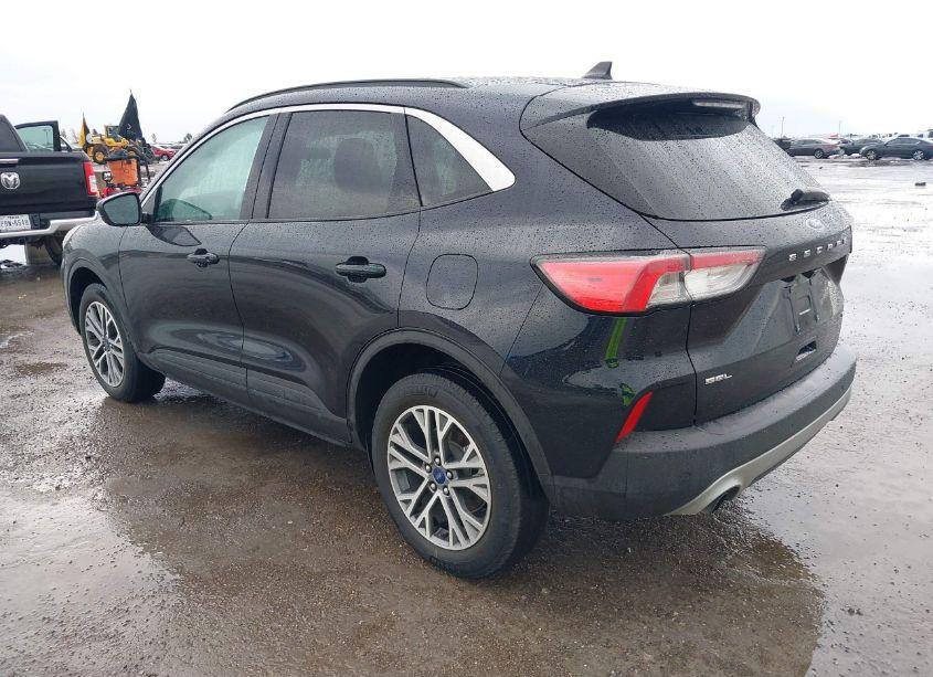 Photo 3 of 2021 Ford Escape SEL (VIN 1FMCU9H95MUB11243)