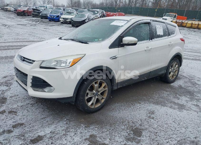 Photo 2 of 2013 Ford Escape SEL (VIN 1FMCU9H96DUB67823)