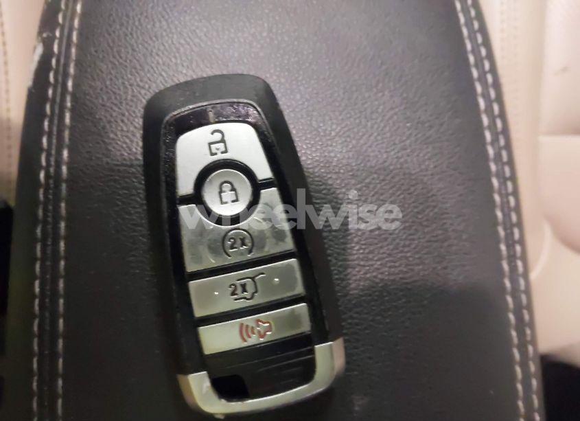 Photo 11 of 2020 Ford Escape SEL (VIN 1FMCU9H96LUB81641)