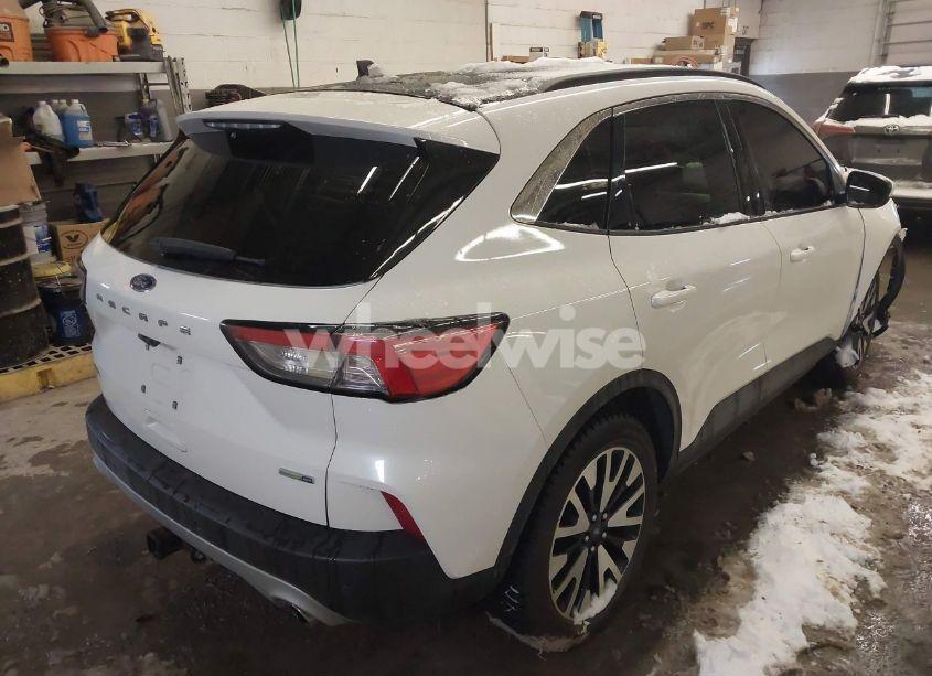 Photo 4 of 2020 Ford Escape SEL (VIN 1FMCU9H96LUB81641)