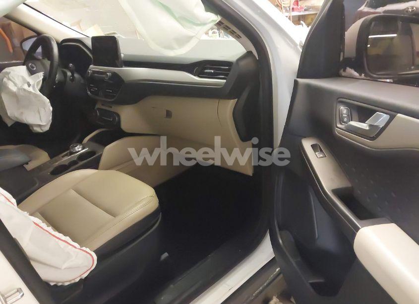 Photo 5 of 2020 Ford Escape SEL (VIN 1FMCU9H96LUB81641)