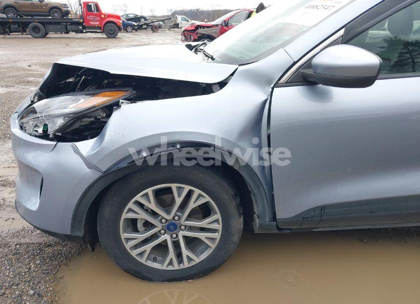 Photo 18 of 2022 Ford Escape SEL (VIN 1FMCU9H96NUA08799)