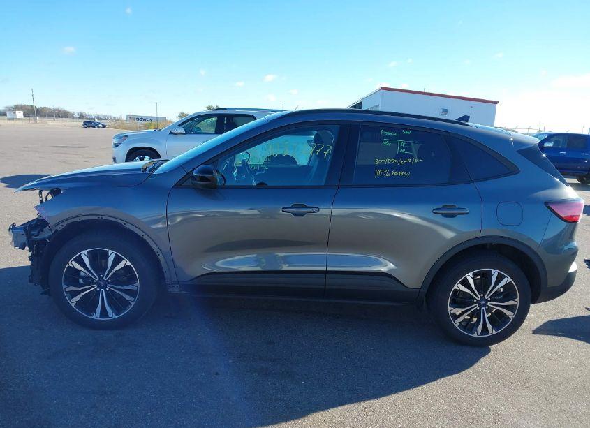 Photo 14 of 2022 Ford Escape SEL (VIN 1FMCU9H96NUB38694)