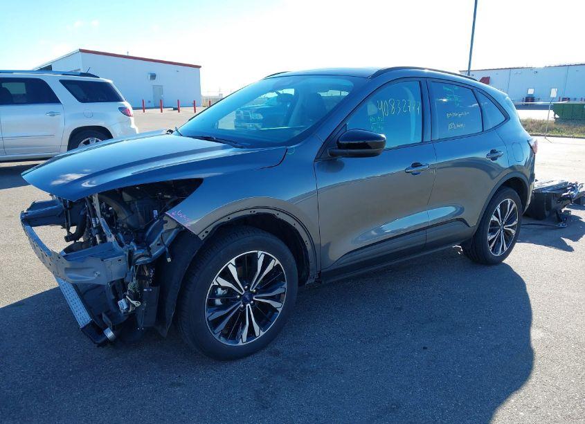 Photo 2 of 2022 Ford Escape SEL (VIN 1FMCU9H96NUB38694)